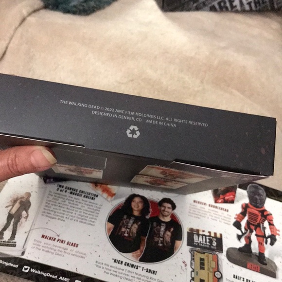 AMC The Walking Dead official Supply Drop Canvas Collection 3 of 4 Maggie Green - Picture 5 of 6